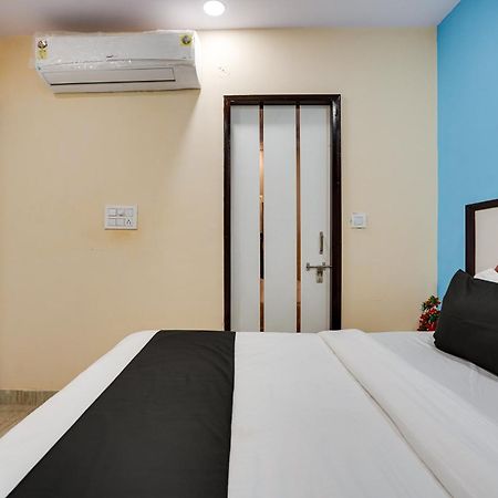 Super Hotel O Hotel Gold Star Neu-Delhi Exterior foto