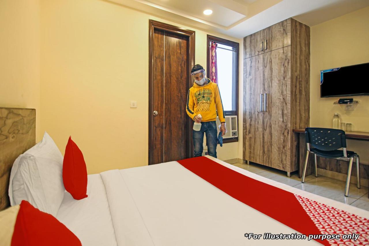 Super Hotel O Hotel Gold Star Neu-Delhi Exterior foto