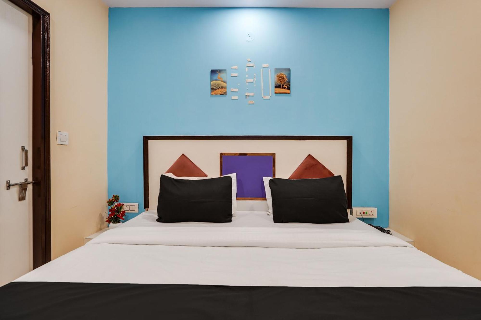 Super Hotel O Hotel Gold Star Neu-Delhi Exterior foto