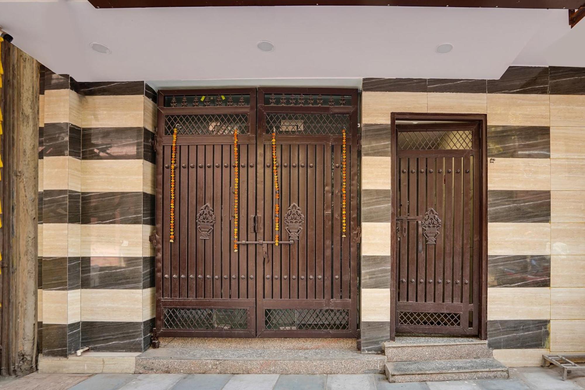 Super Hotel O Hotel Gold Star Neu-Delhi Exterior foto