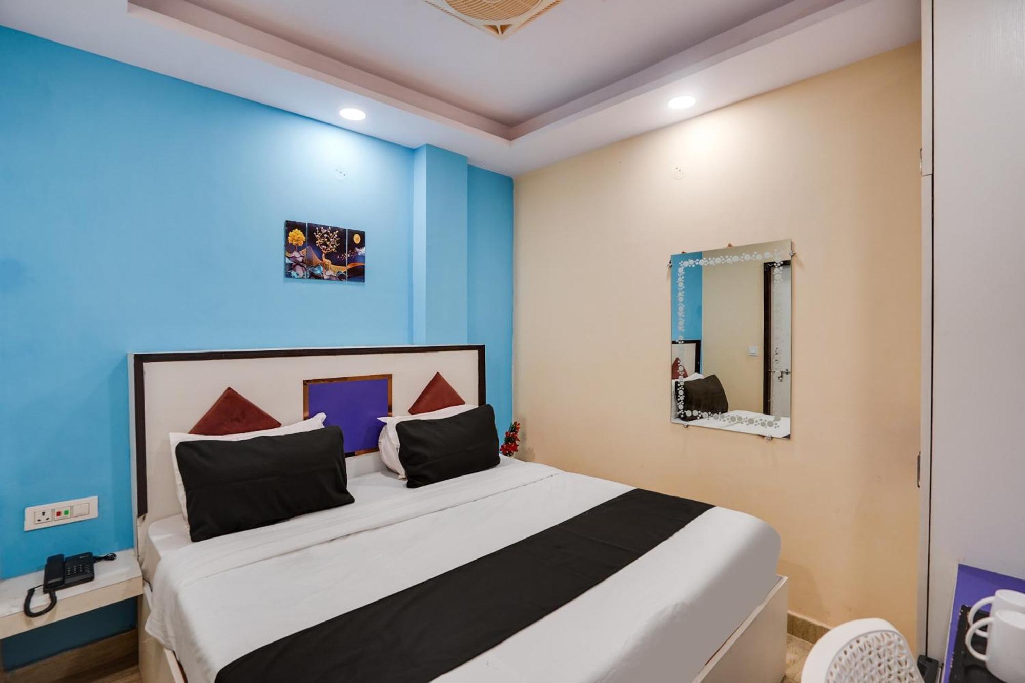 Super Hotel O Hotel Gold Star Neu-Delhi Exterior foto