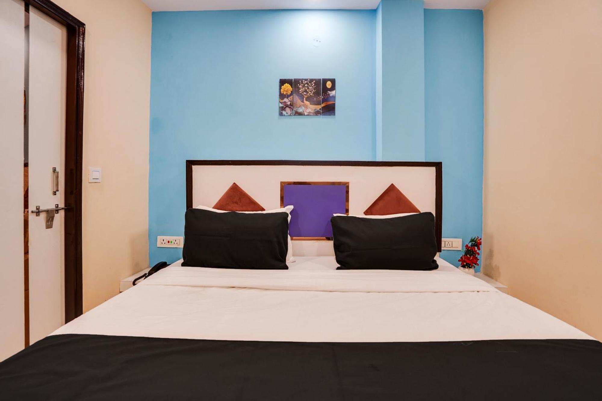 Super Hotel O Hotel Gold Star Neu-Delhi Exterior foto