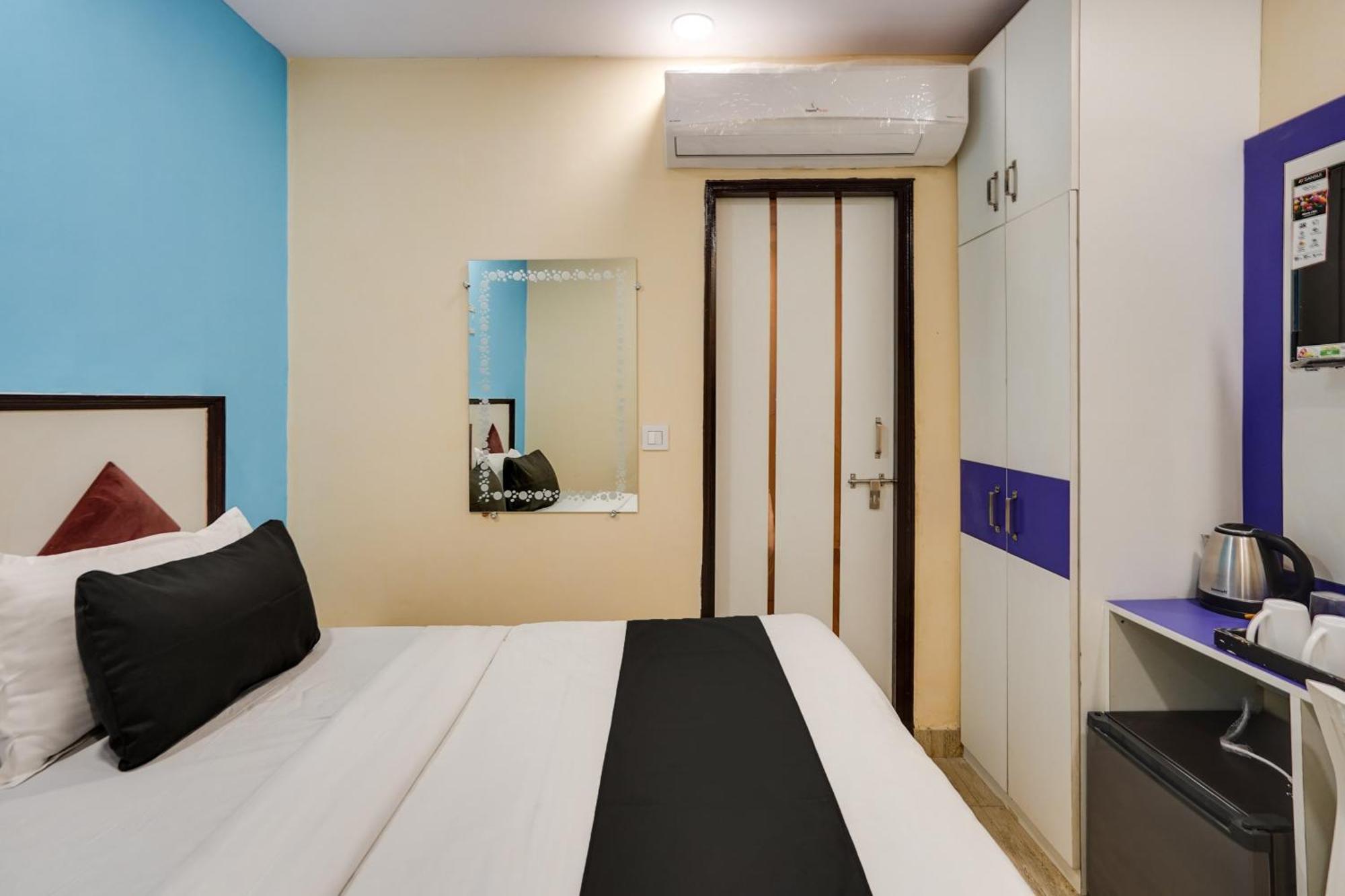 Super Hotel O Hotel Gold Star Neu-Delhi Exterior foto